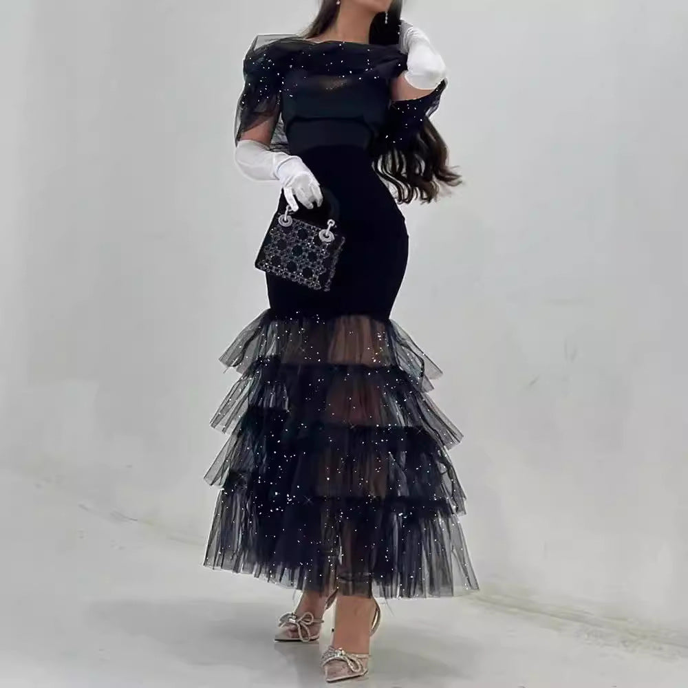 Dame Couture kjole med glitrende tyl lag og elegante ærmer Stilla