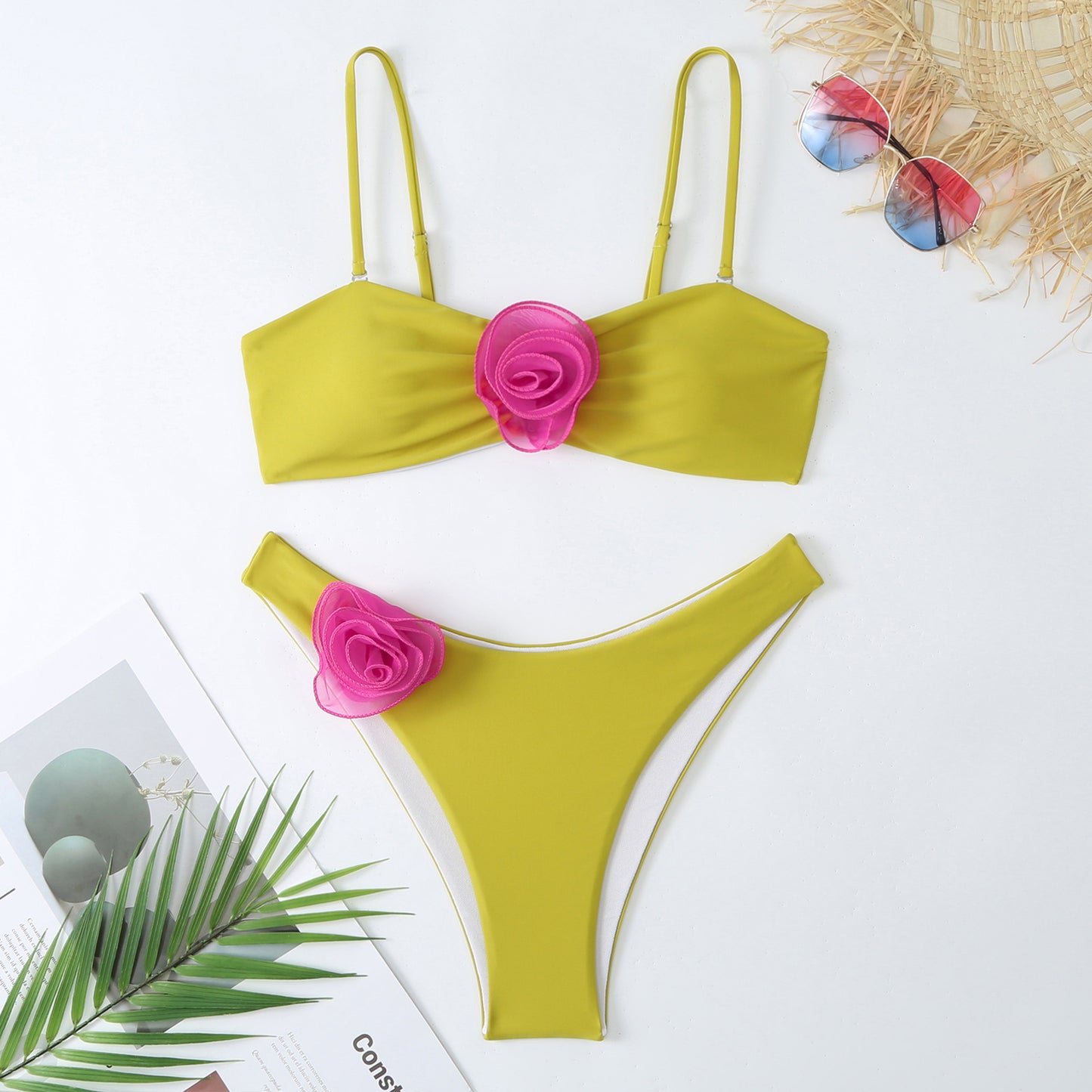 Dame Bikini sæt med legesyg blomsterdekoration og behagelige stropper Stilla