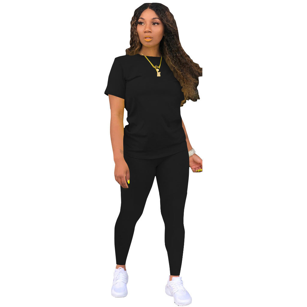Dame sporty og behageligt sæt bestående af T-shirt og leggings med elastisk talje Stilla