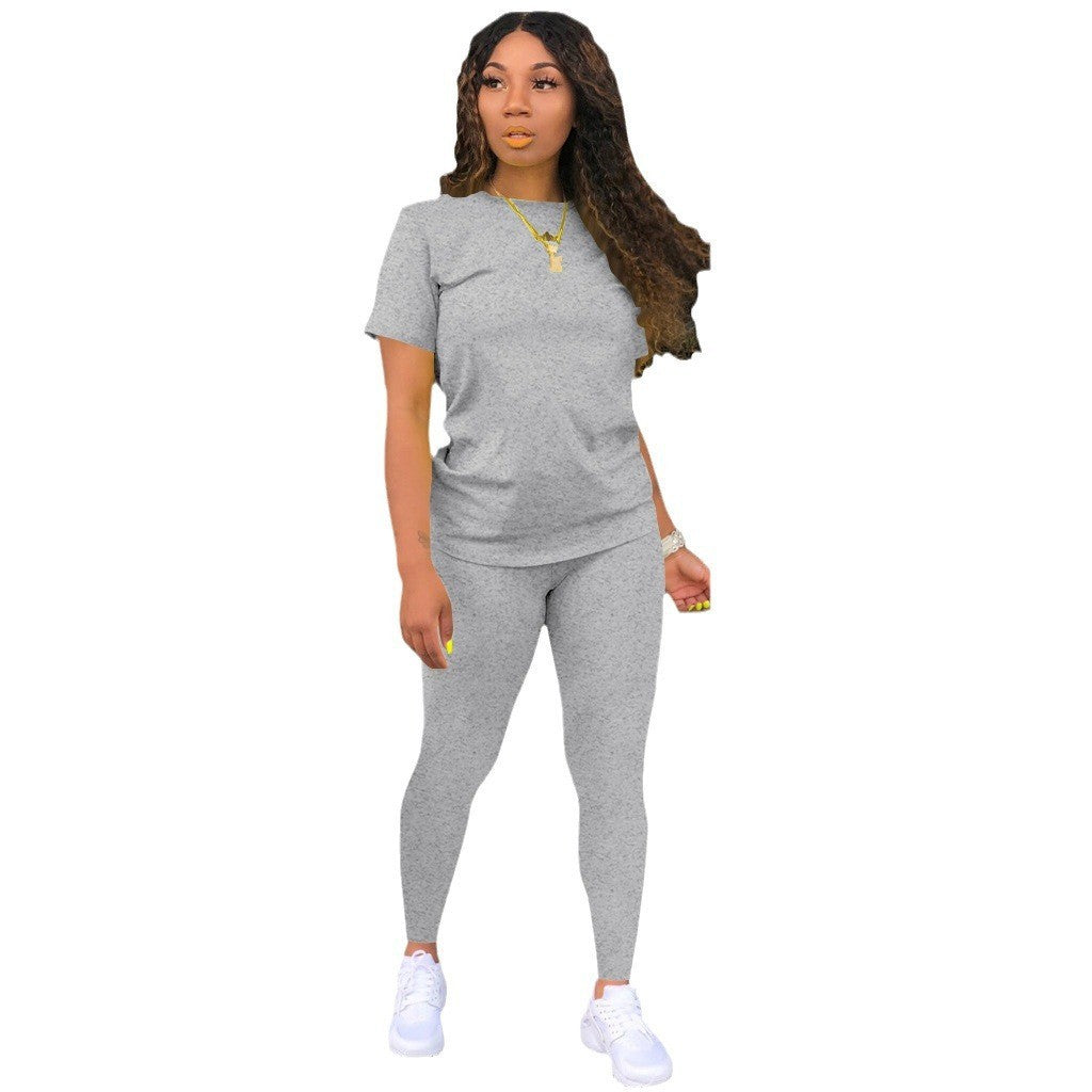 Dame sporty og behageligt sæt bestående af T-shirt og leggings med elastisk talje Stilla