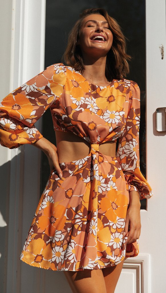 Dame Cut-Out Kjole med blomsterdesign og legende knude Stilla
