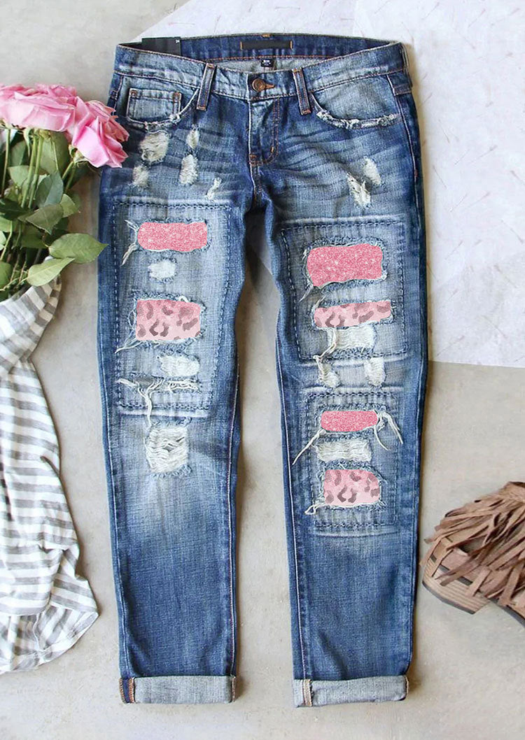 Damejeans med modiske applikationer og destroyed-detaljer Stilla