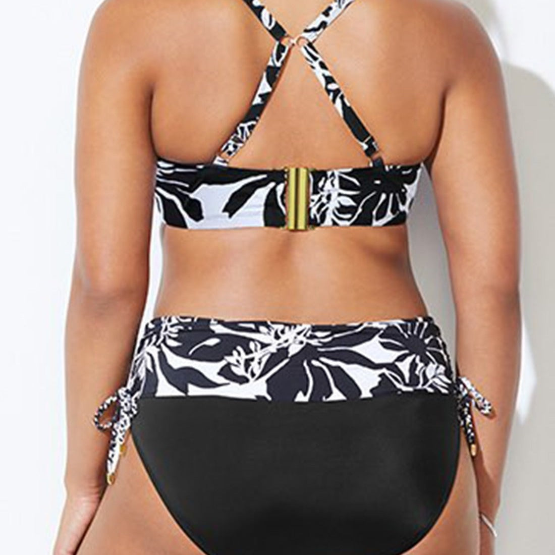 Damebikini med moderne rynke-design og justerbare stropper Stilla