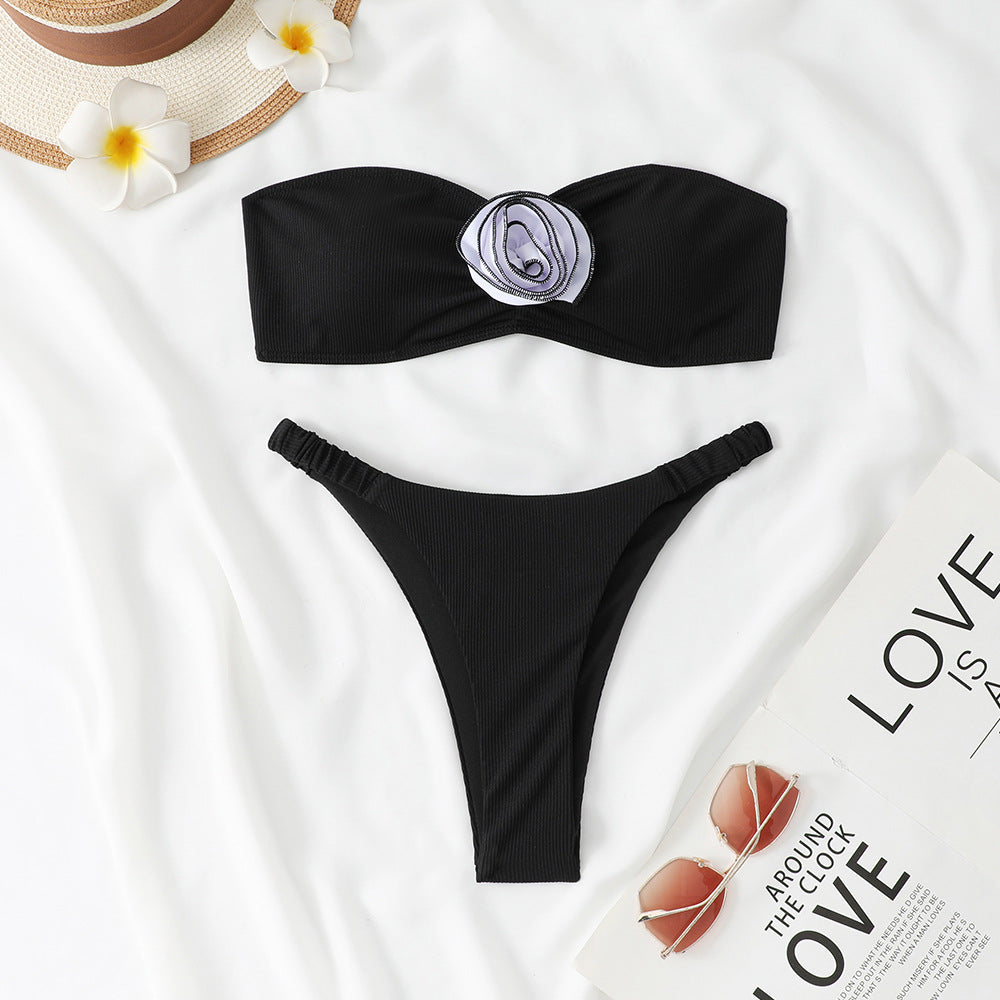 Dame bikini-sæt med blomsterprint indpakningsoverdel og figursyede underdele Stilla