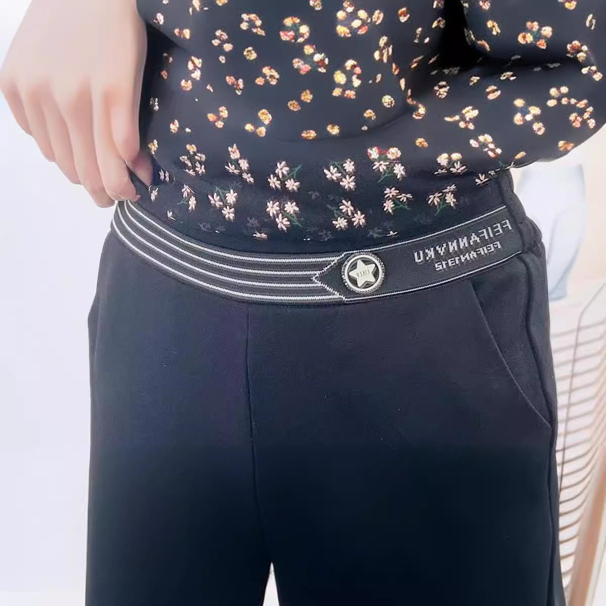 Dame elegant høj talje stofbuks med bredt ben og moderne bælte Stilla