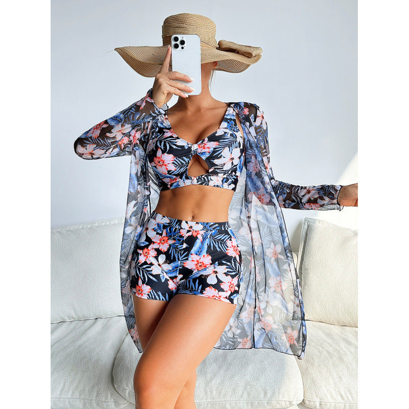 Dame Bikinisæt med gennemsigtig Kimono og blomstret design Stilla
