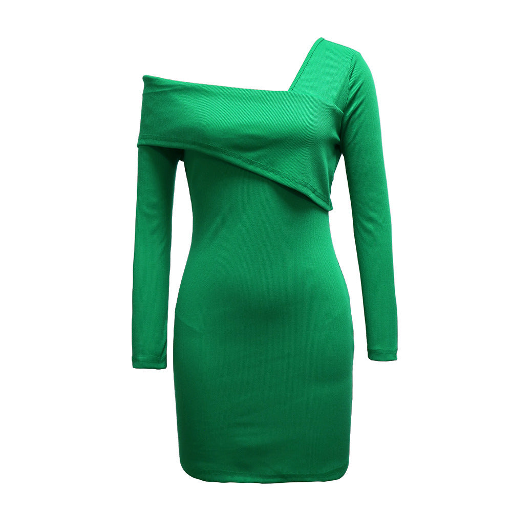 Dame Bodycon-kjole med asymmetrisk udskæring og lange ærmer Stilla