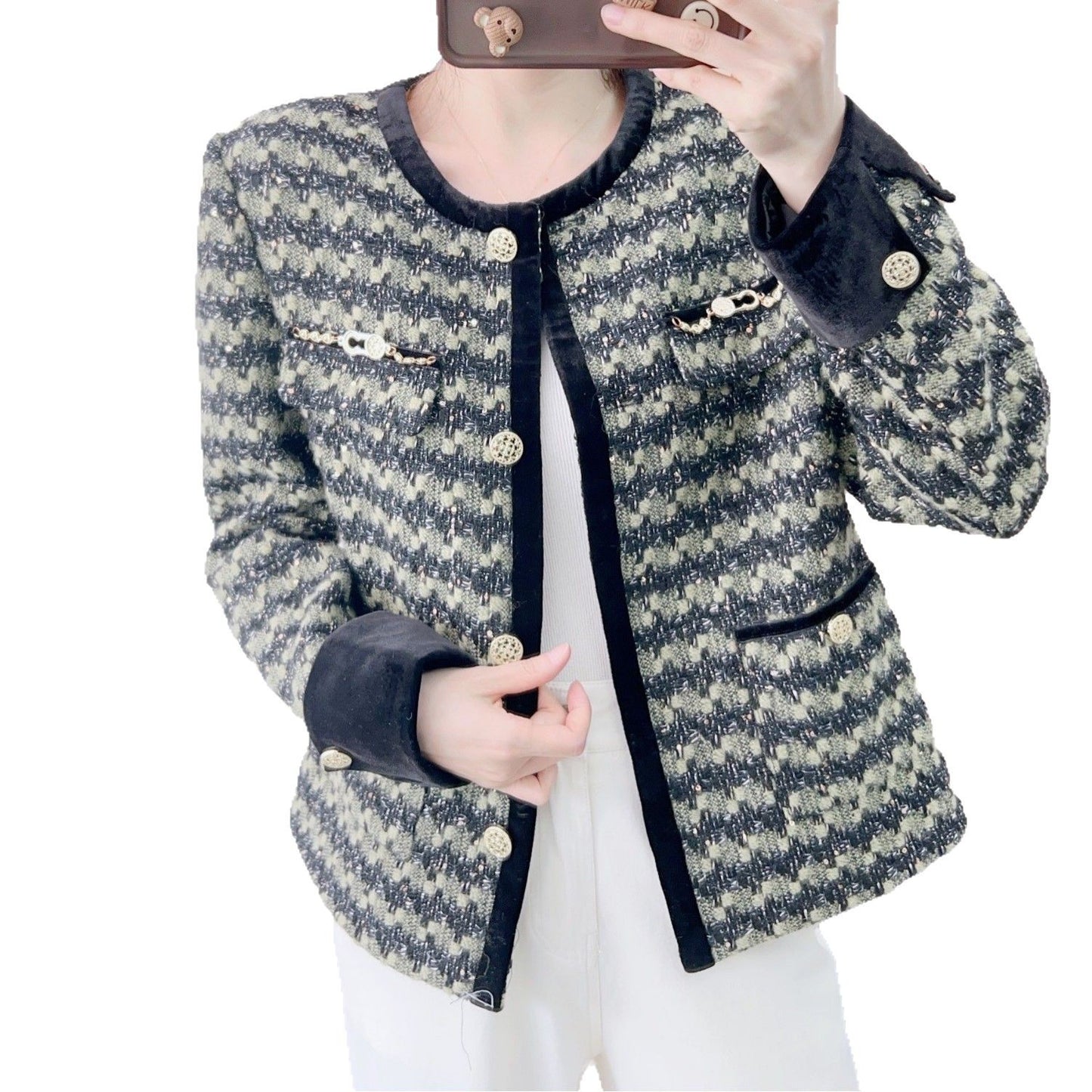 Dame elegant Boucle-jakke med dekorative knapdetaljer og klassisk snit Stilla