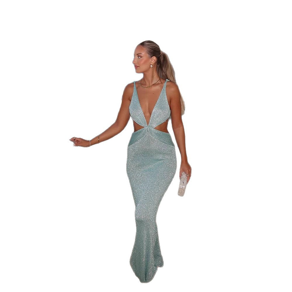 Dame Elegant aftenkjole med dyb V-udskæring og raffinerede cut-out-detaljer Stilla