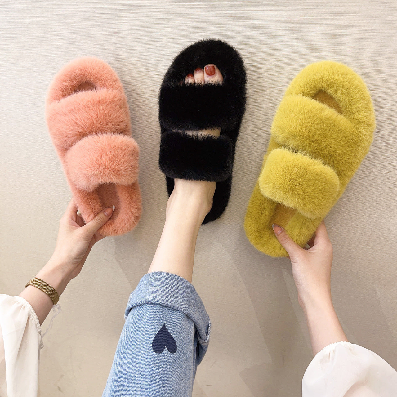 Dame plysch pantofler med elegant krydsrem design Stilla