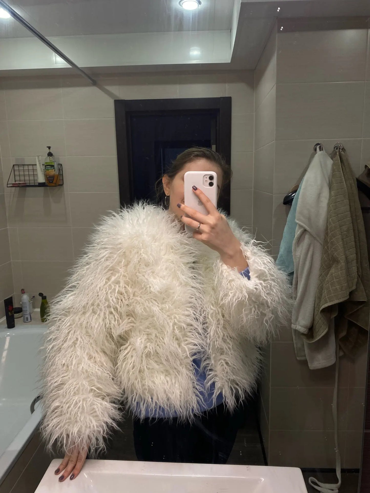 Stilla | Vibrant Unisex Festival Faux Fur Jakke