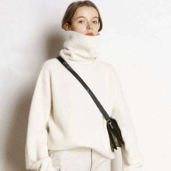 Stilla | Oversized Rullekrave Sweater Dame