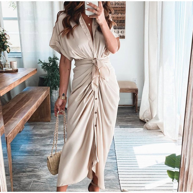 Stilla | Chic og Elegant Kjole med Smukke Detaljer