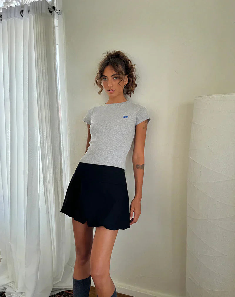 Stilla | T-Shirt Baby med broderet knude