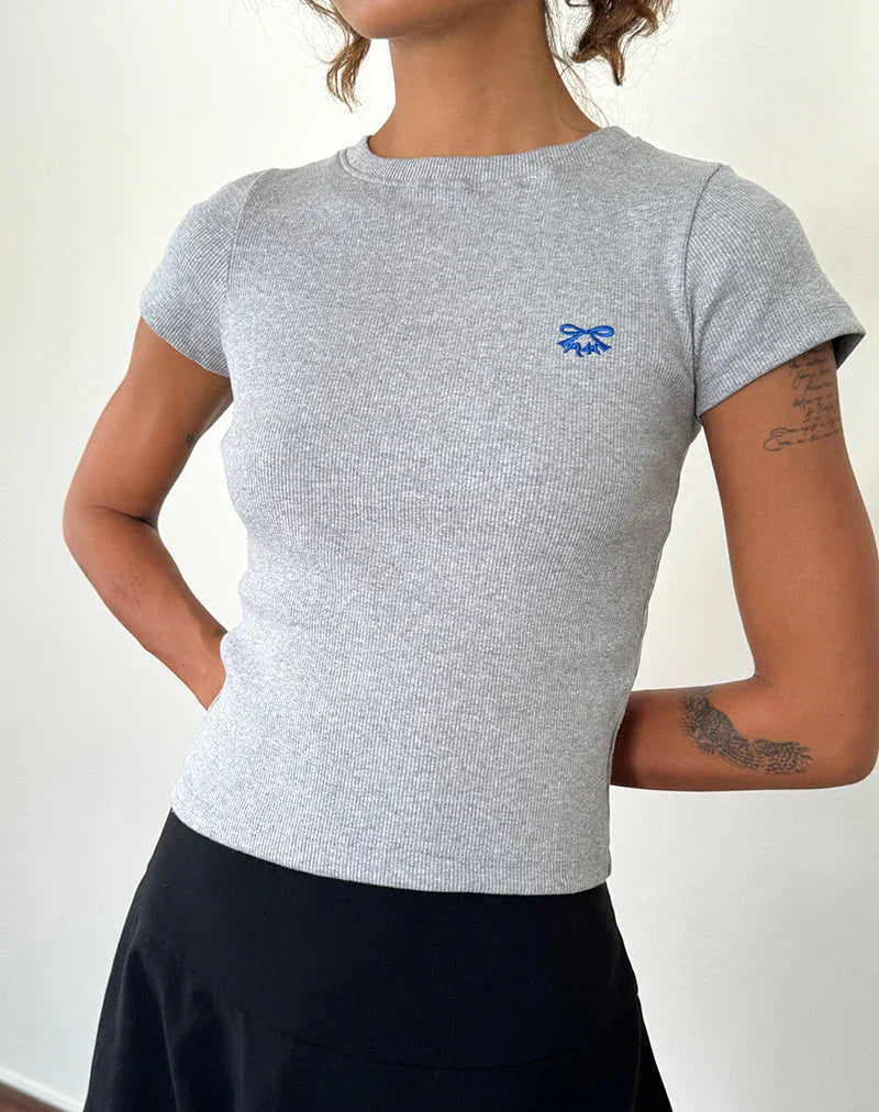 Stilla | T-Shirt Baby med broderet knude