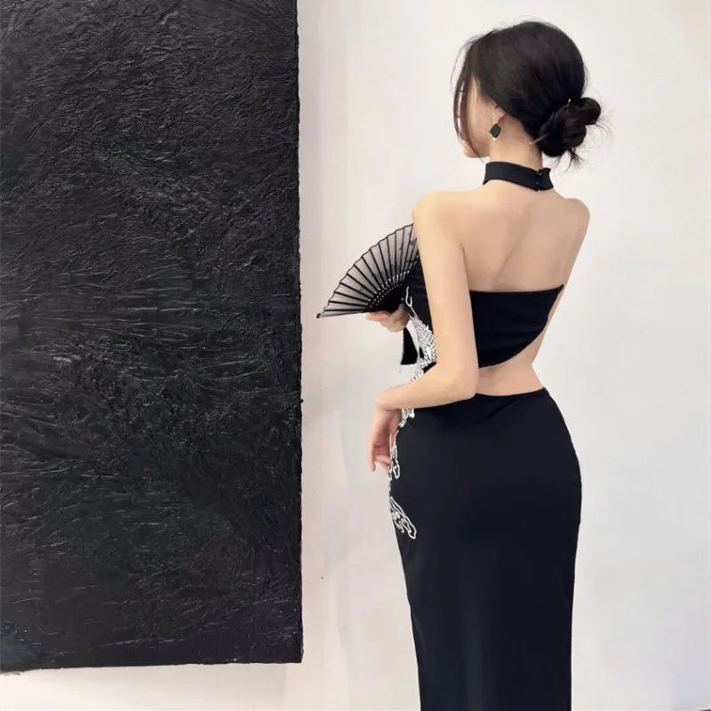 Stilla | Bold Dragon Print HighSlit Kjole til Kvinder