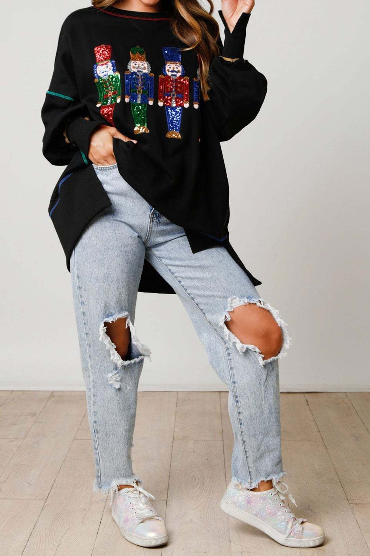 Stilla | Sweatshirt med paillette grafik og slidsbund