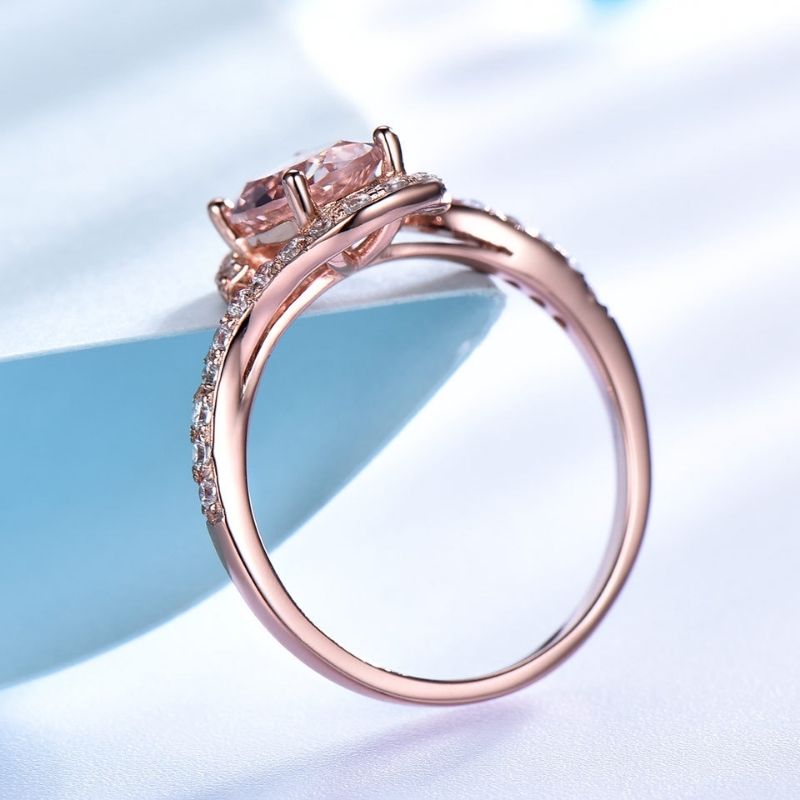 Stilla | Bølge-design Pink Turmalin Ring med Diamant-accenter