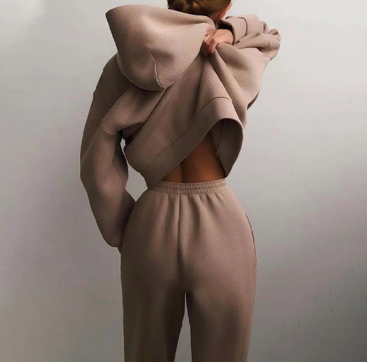 Stilla | Oversize sweatshirt-sæt til kvinder med hætte