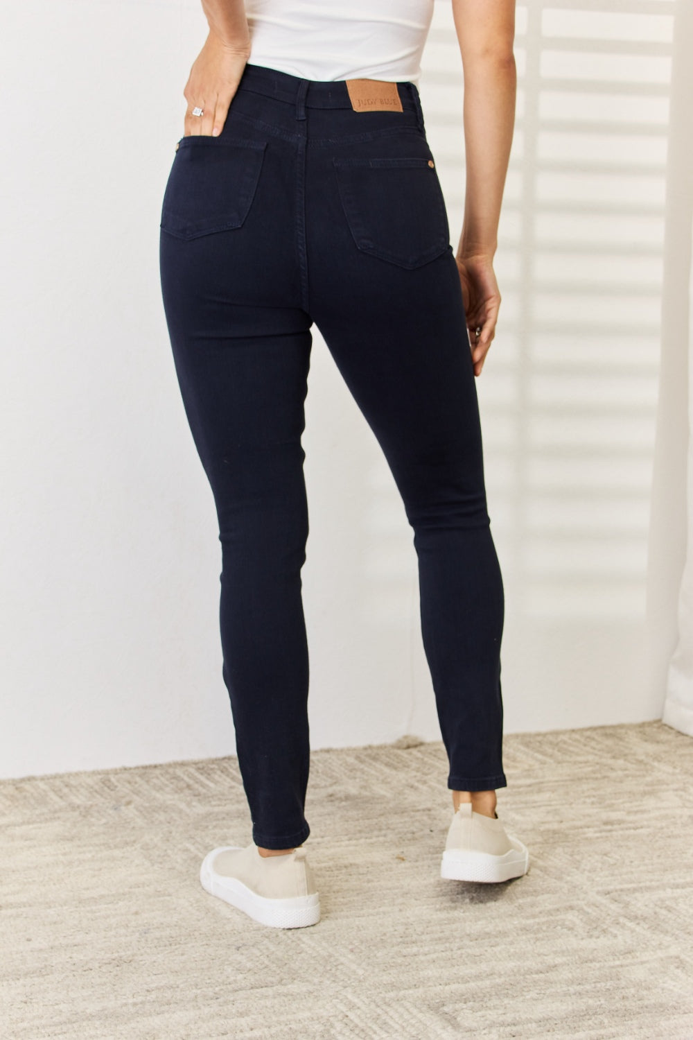 Stilla | Blå Full Size Garment Dyed Tummy Control Skinny Jeans