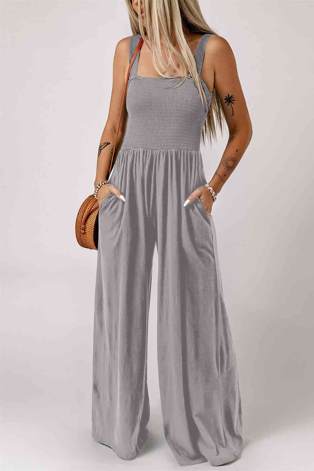 Stilla | Square Neck Wide Leg Jumpsuit Med Lommer