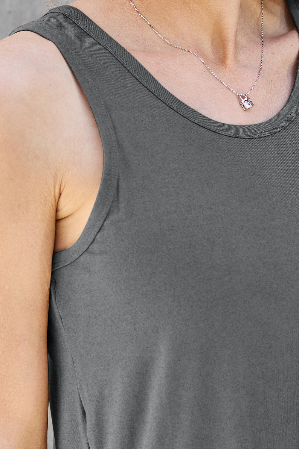 Stilla | Bae Full Size Rund Hals Tanktop