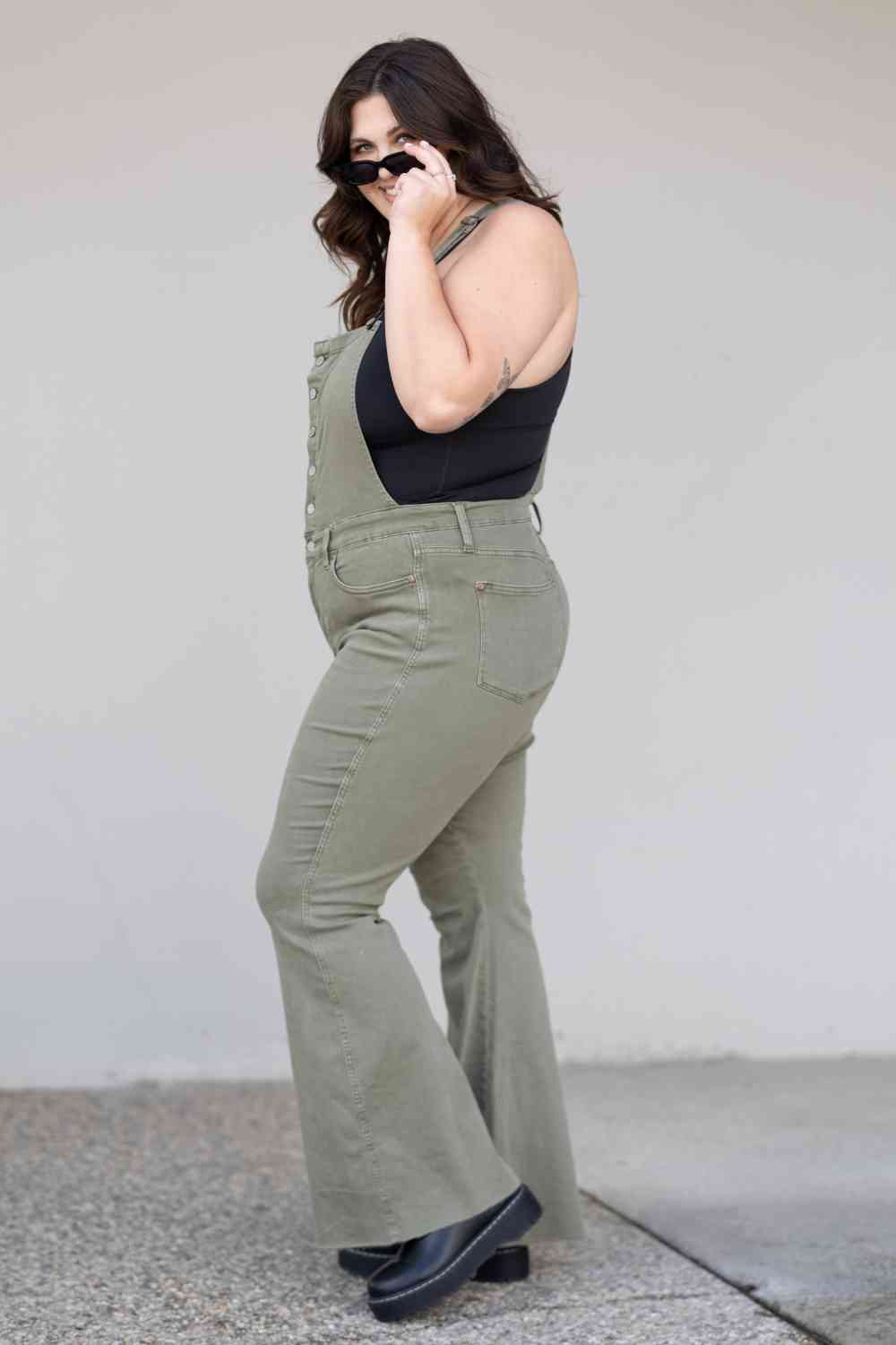 Stilla | Blå Full Size Kelsey Flare Tummy Control Overalls