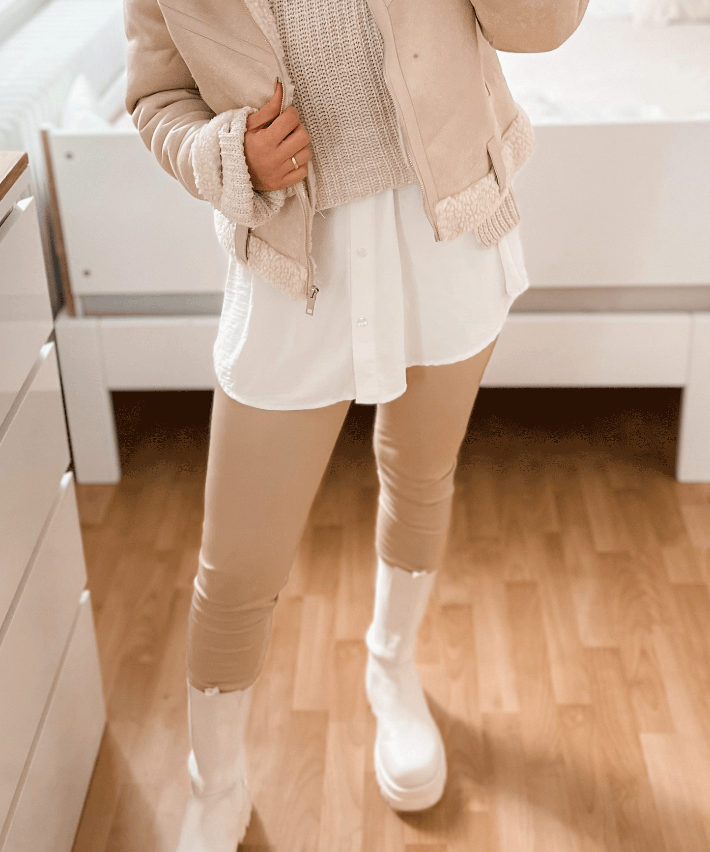 Stilla | Elegant Bluserock Hvid