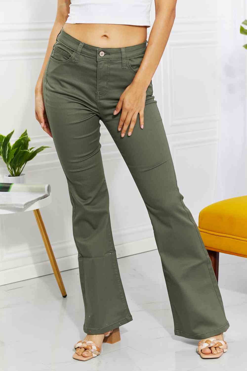 Stilla | Clementine Full Size High-waisted Bootcut Jeans i Olive