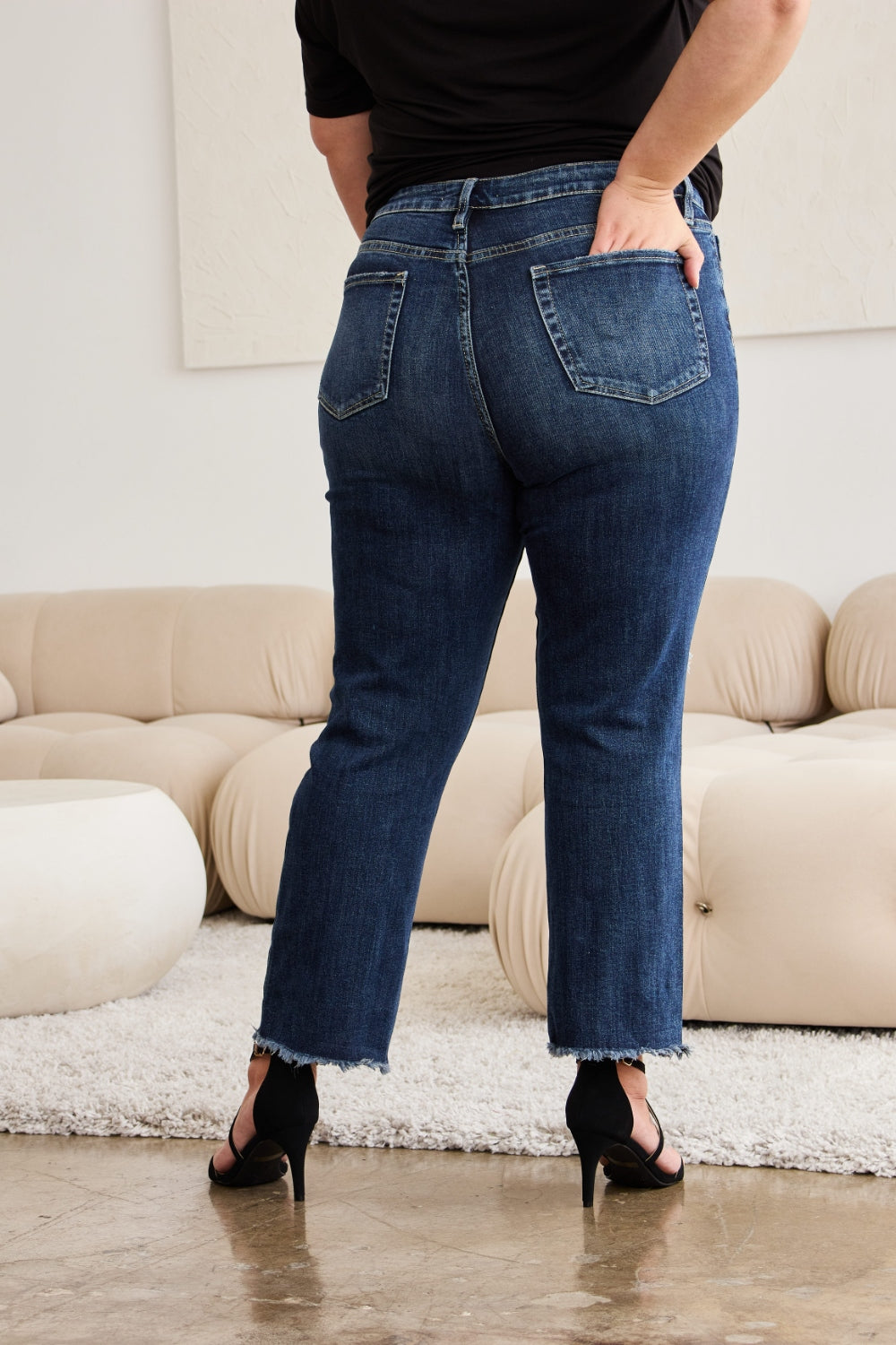 Stilla | Crop Dylan Full Size Mavekontrol Slidt Højtaljede Raw Hem Jeans