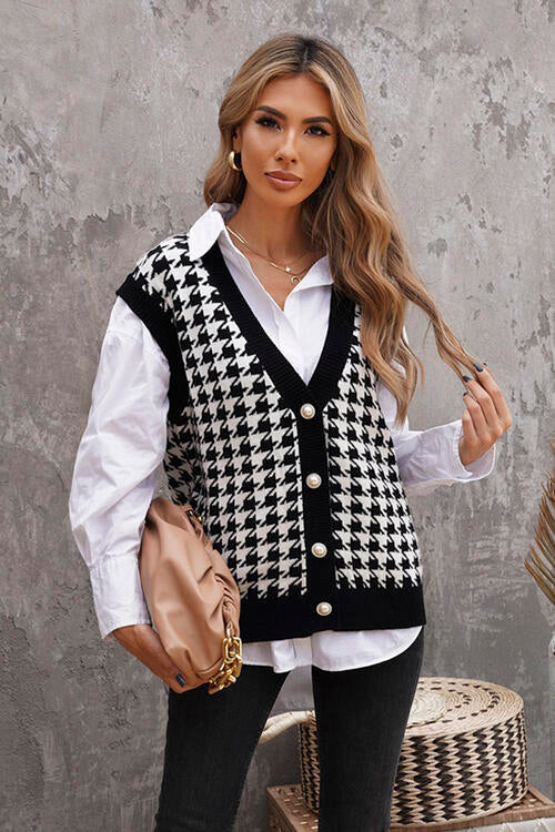 Stilla | Knap Front Sweater Vest