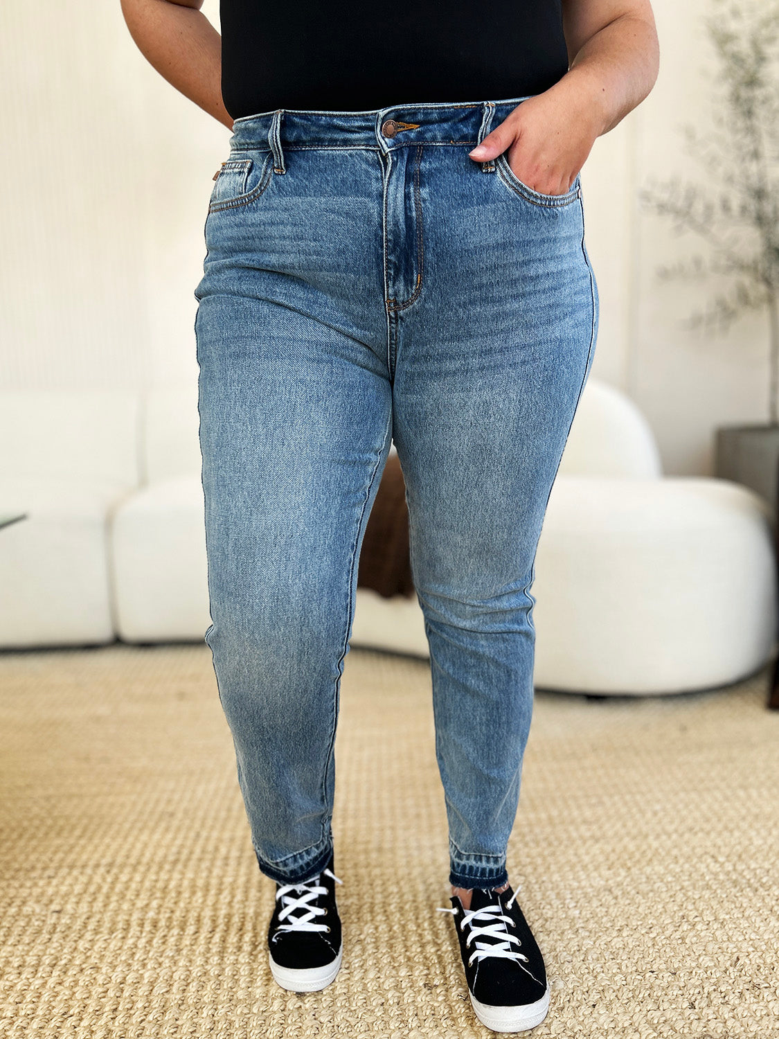 Stilla | Blå Fuld Størrelse Mellemhøj Rigid Magic Release Hem Jeans