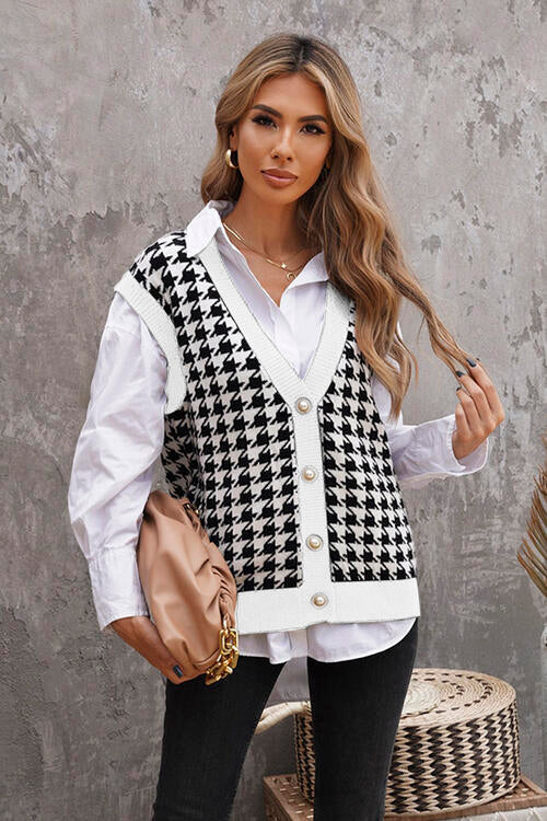 Stilla | Knap Front Sweater Vest