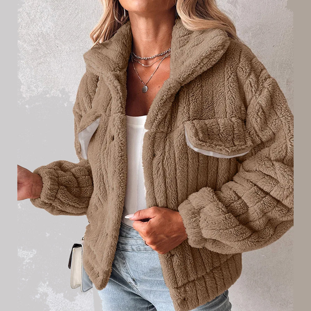 Stilla | Teddy-fleece-badekåbe med knaplukning og krave