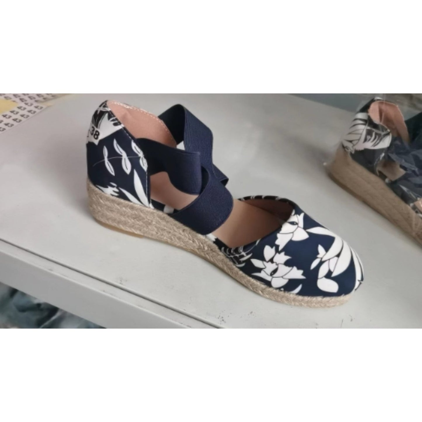 Stilla | Espadriller Med Krydsrem & Reb Kilehæl