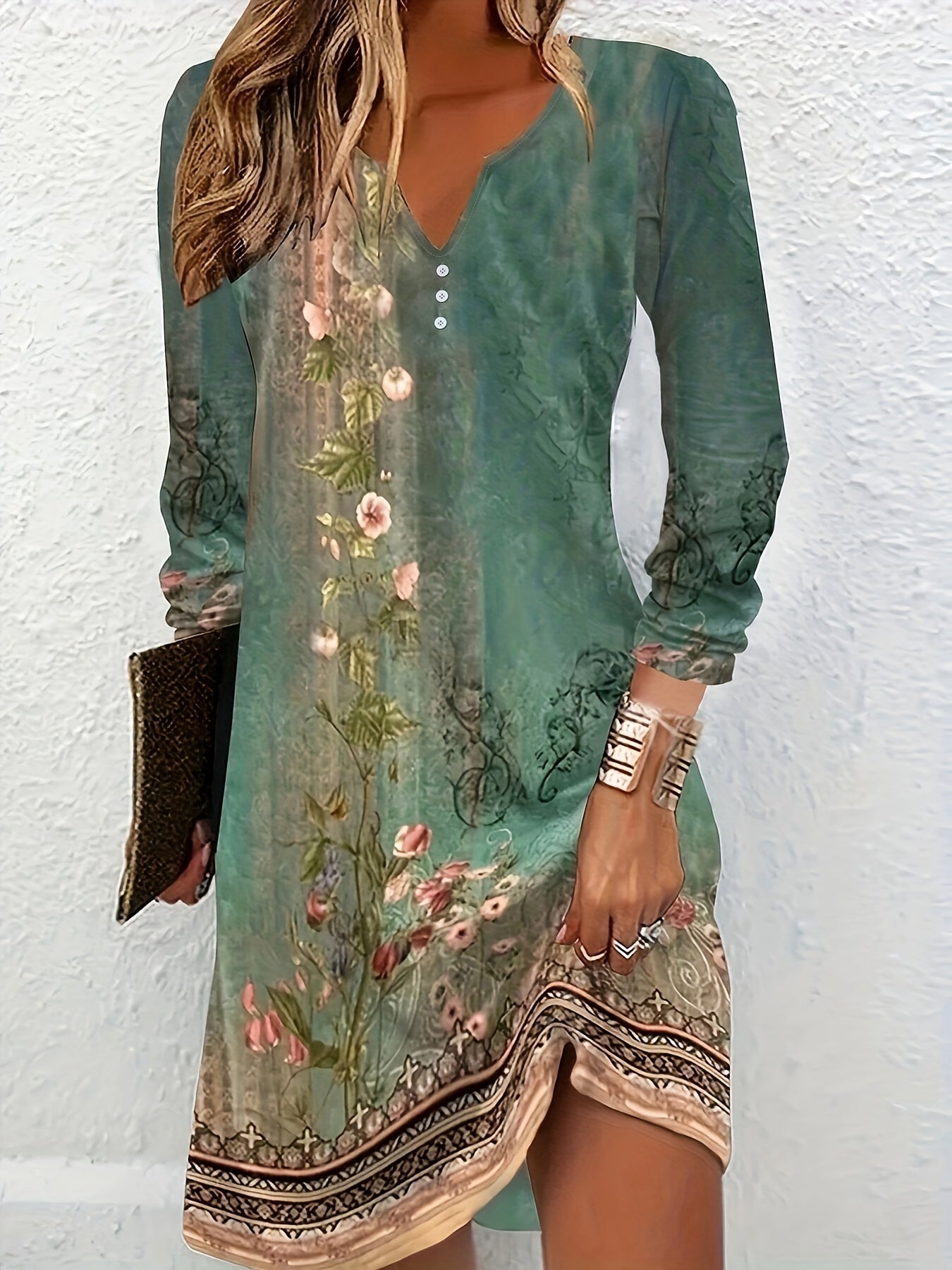 Stilla | Elegant kjole med Boho blomsterdesign