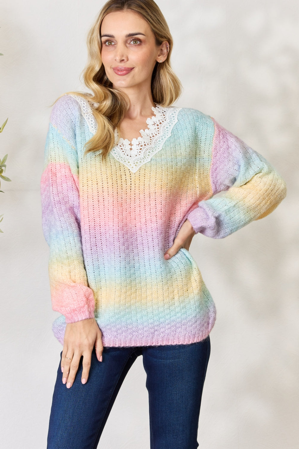 Stilla | Regnbuegradient Hæklede Detalje Sweater