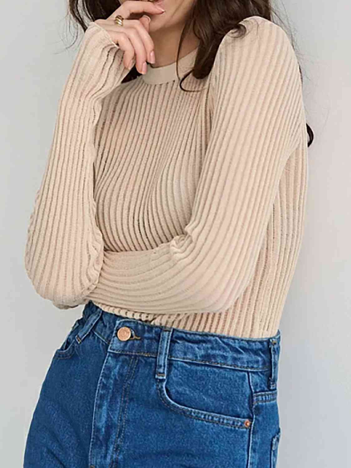 Stilla | Neck Ribbet Strik Tee