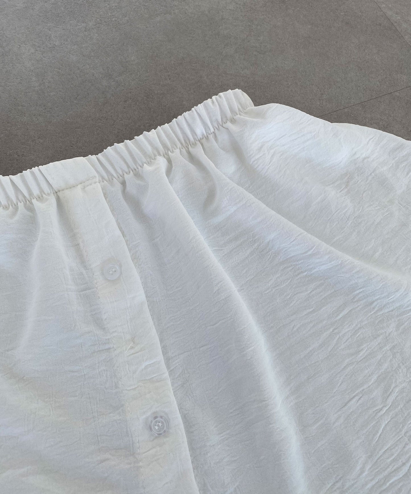 Stilla | Elegant Bluserock Hvid