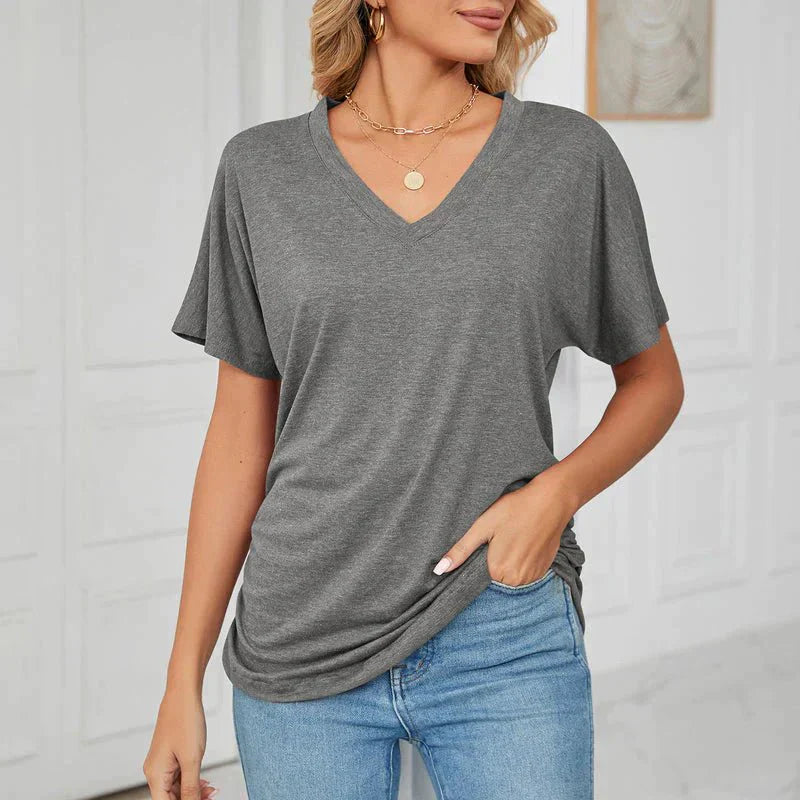 Stilla | Casual T shirt med V udskæring og løs ryg