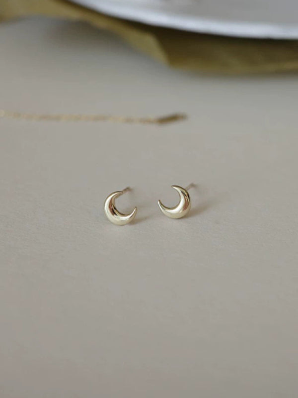 Stilla | Simple Small Crescent Moon Øreringe
