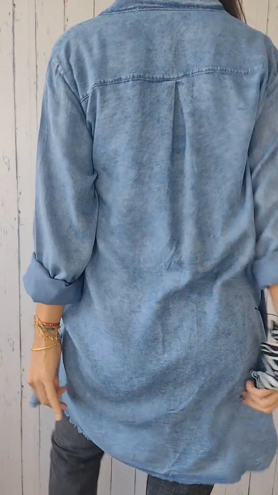 Stilla | Behagelig Jeansskjorte Med Lang Jakke