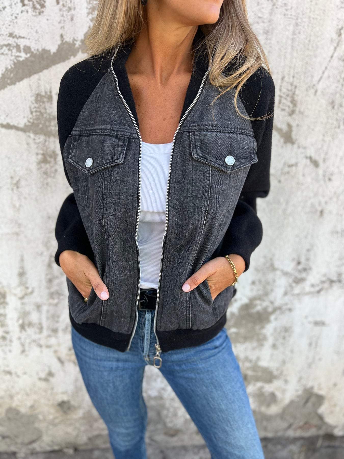 Stilla | Stilfuld Denimjakke med Lynlås til Kvinder
