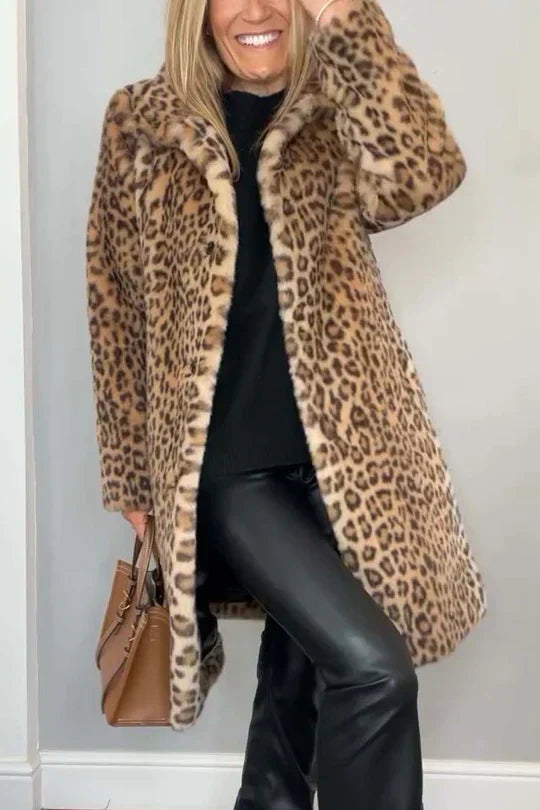 Stilla | Klassisk Vinterfrakke til Kvinder med Leopardprint