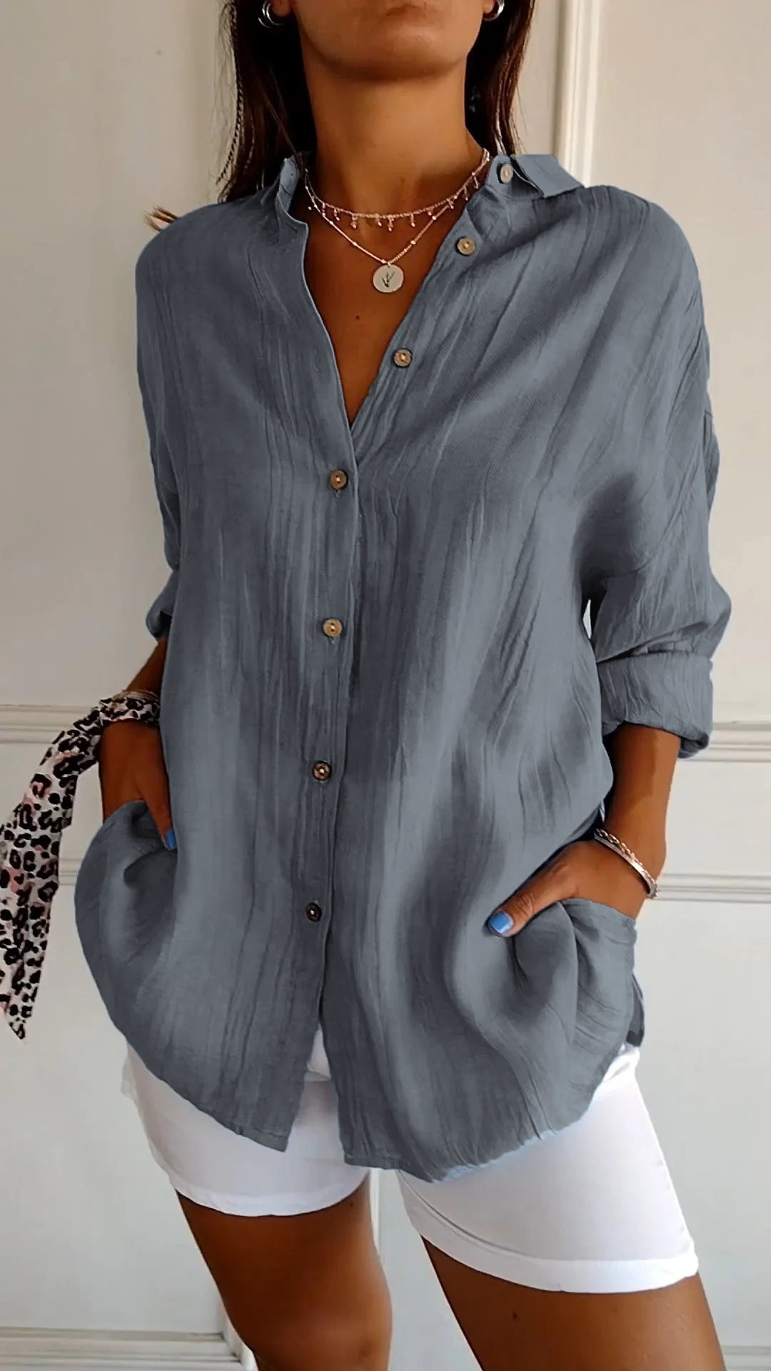 Stilla | Damebluse med lange ærmer og elegante, behagelige manchetter