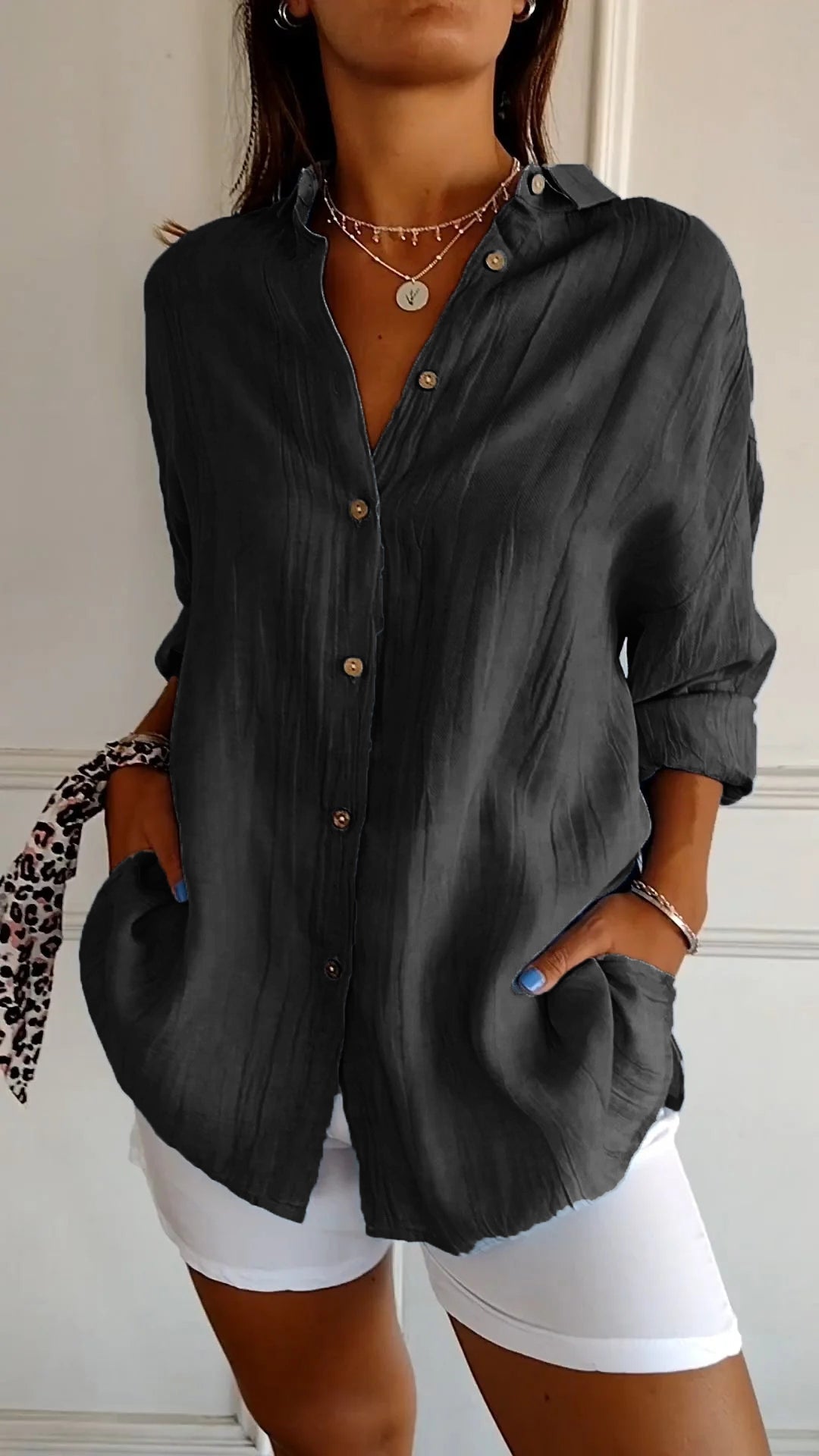 Stilla | Damebluse med lange ærmer og elegante, behagelige manchetter