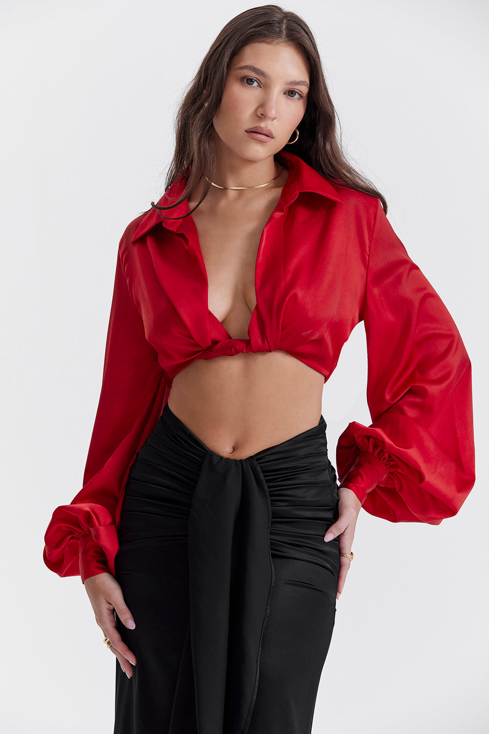 Stilla | Cherry Silke Blouson Top Med Draperet Silke Maxi Nederdel