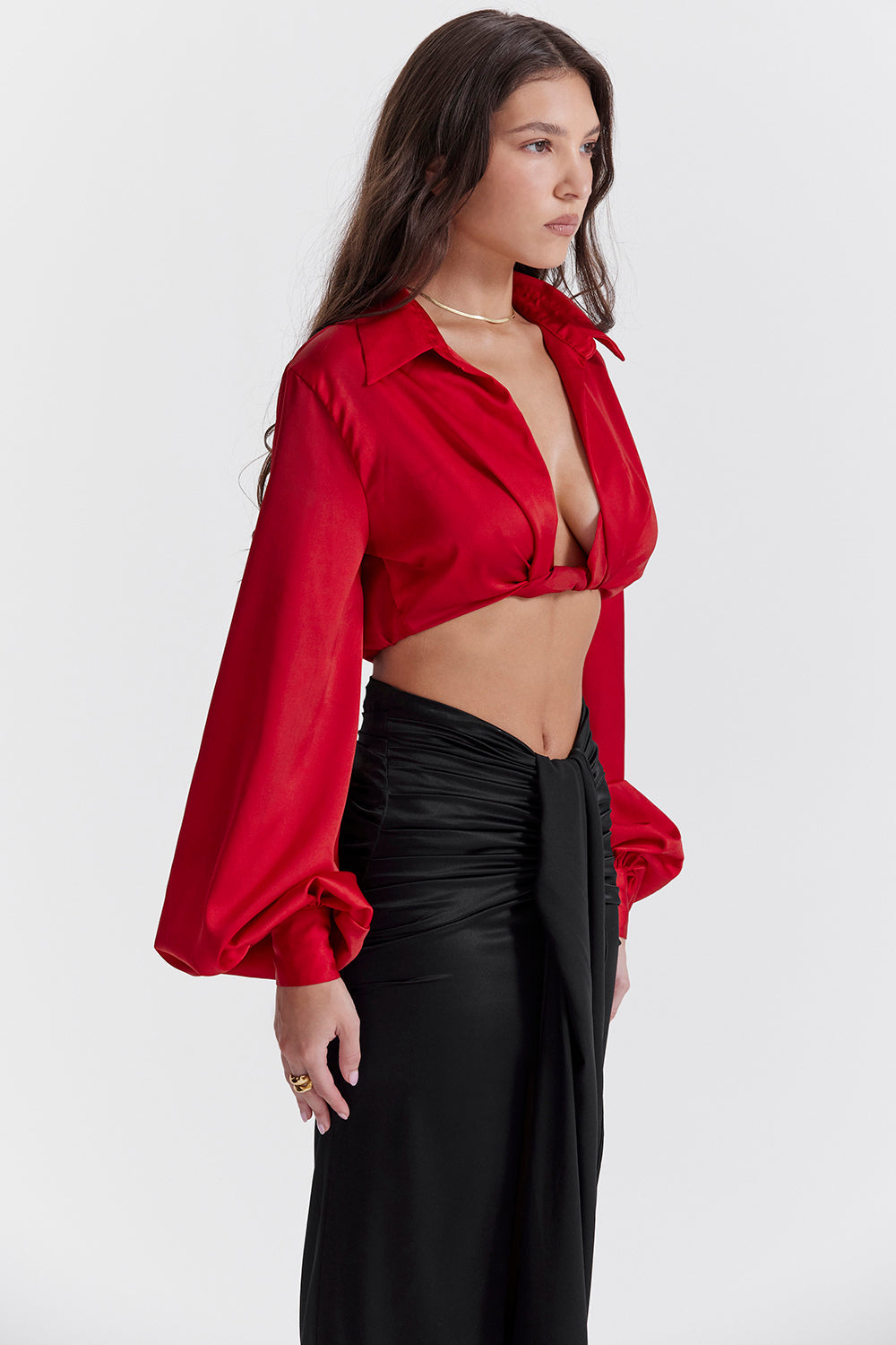 Stilla | Cherry Silke Blouson Top Med Draperet Silke Maxi Nederdel