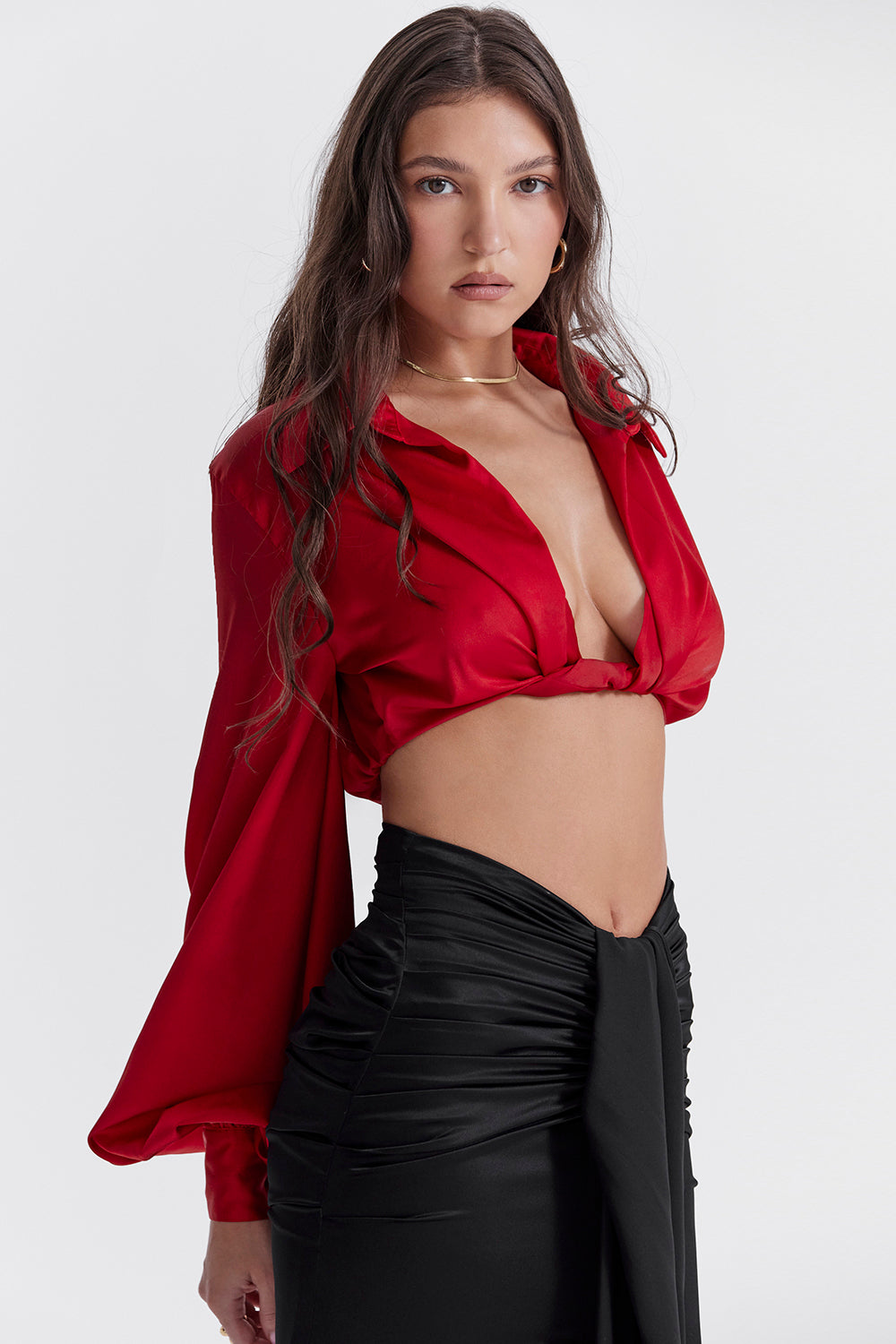 Stilla | Cherry Silke Blouson Top Med Draperet Silke Maxi Nederdel