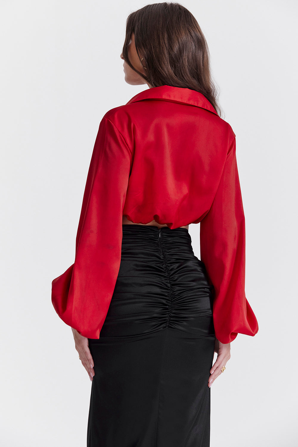 Stilla | Cherry Silke Blouson Top Med Draperet Silke Maxi Nederdel